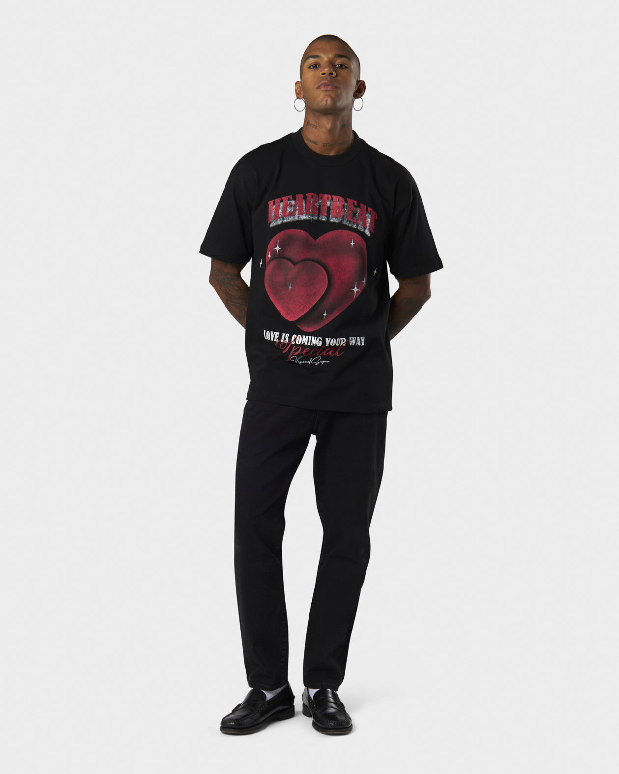 Vision Of Super BLACK T-SHIRT WITH HEARTBEAT PRINT ON FRONT AND METAL LABEL Novità