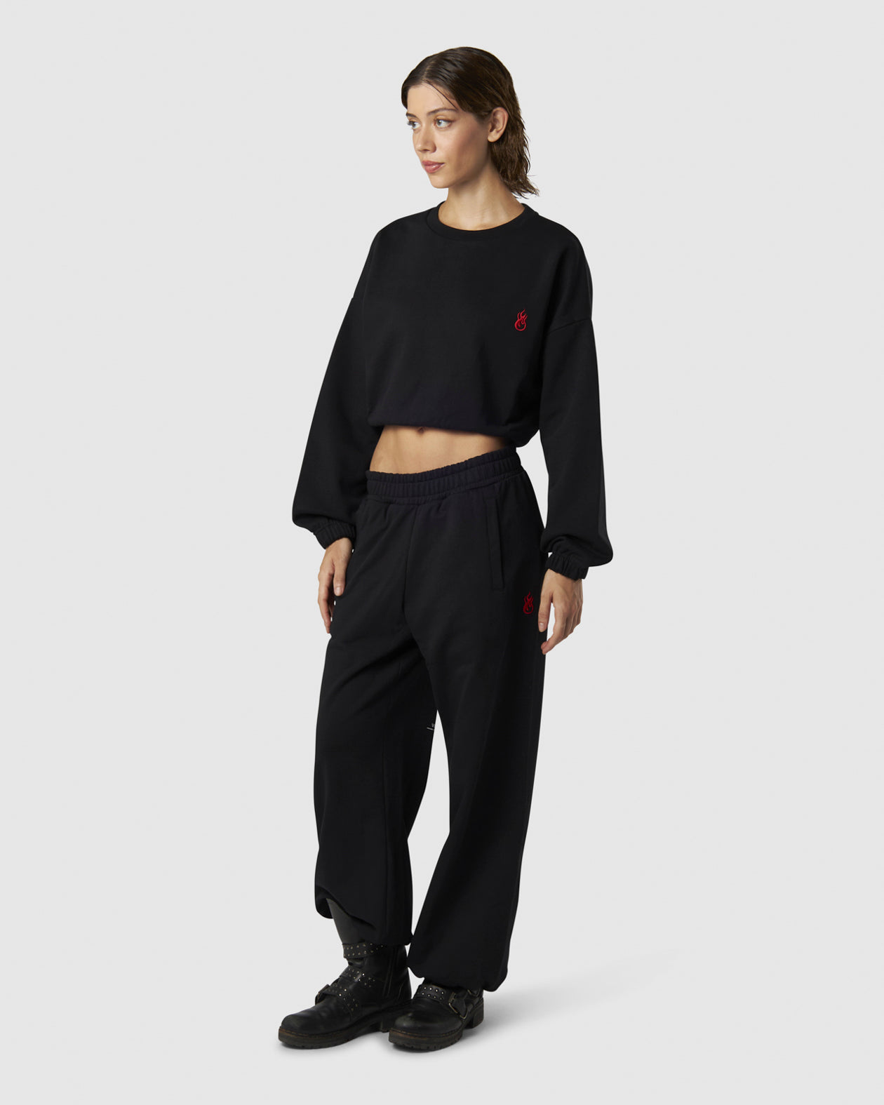 Vision Of Super BLACK CROP CREWNECK WITH EMBROIDERED FLAME LOGO ON FRONT AND PRINTED LOGO ON BACK Vendita Economica