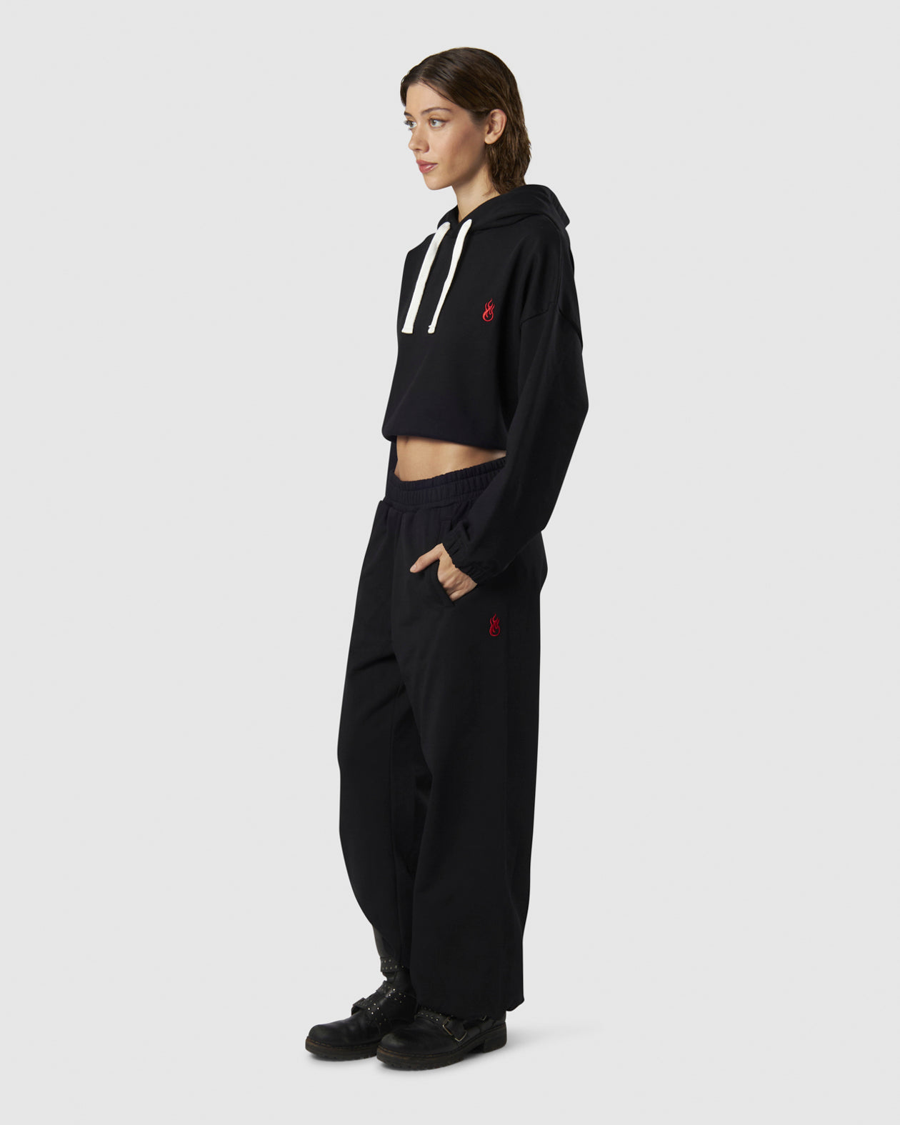 Vision Of Super BACK CROP HOODIE WITH EMBROIDERED FLAME LOGO ON FRONT AND PRINTED LOGO ON BACK Saldi Di Fabbrica